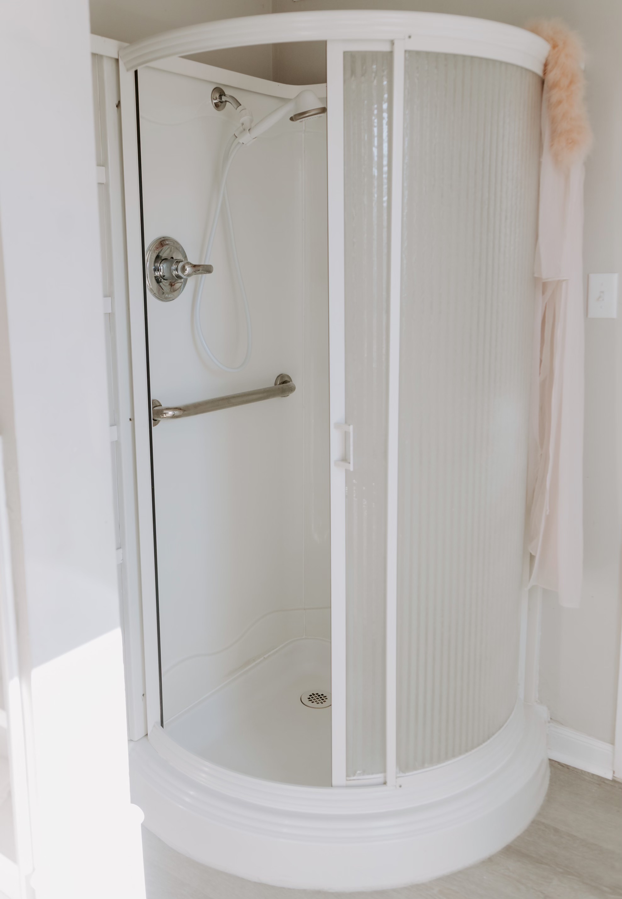 The Joyce Loft - Shower